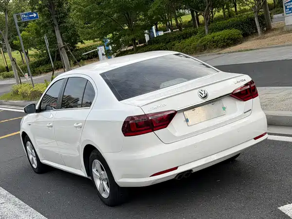 Volkswagen Lavida 2014