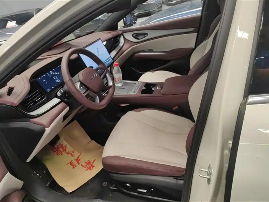 BYD Seal 07 DM-i 2025 — фото 9