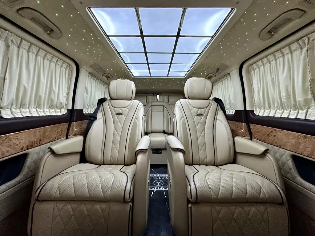 Mercedes-Benz V-Class 2020 — фото 12