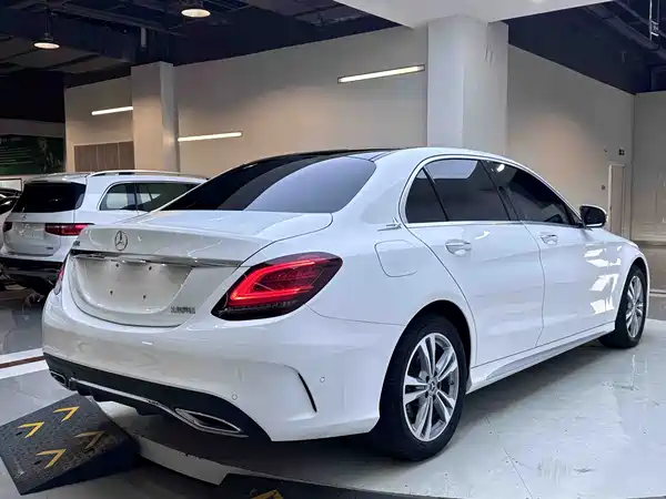 Mercedes-Benz C-Class 2021