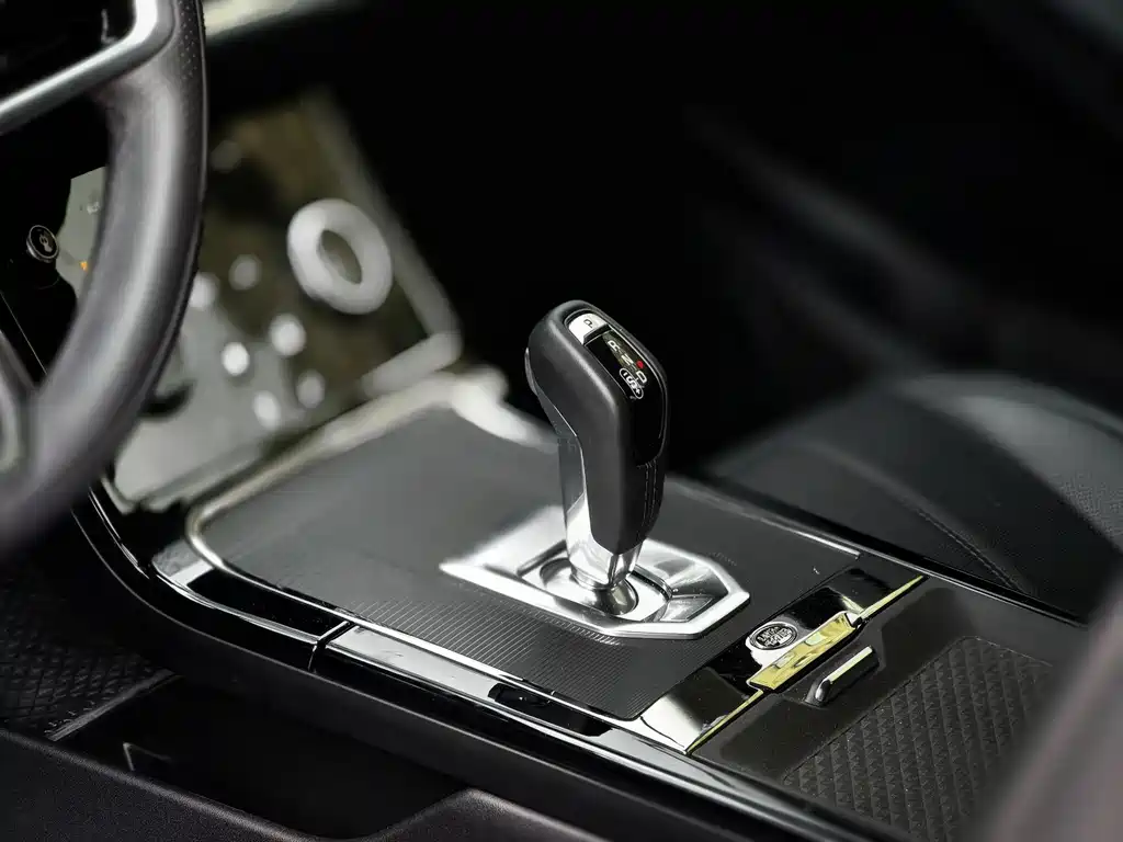 Land Rover Range Rover Evoque 2024 — фото 14
