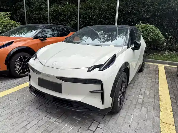 Zeekr X 2024