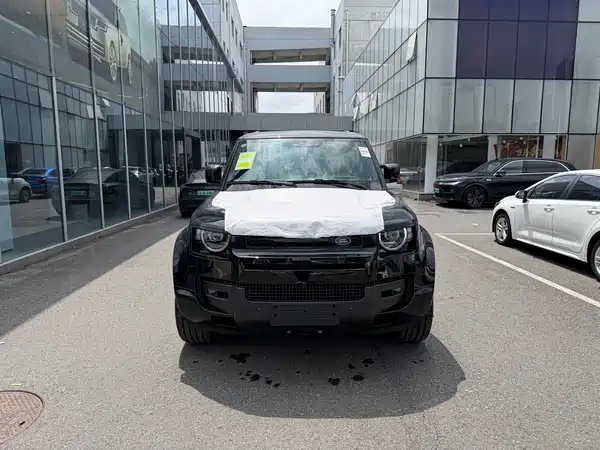 Land Rover Defender 2026
