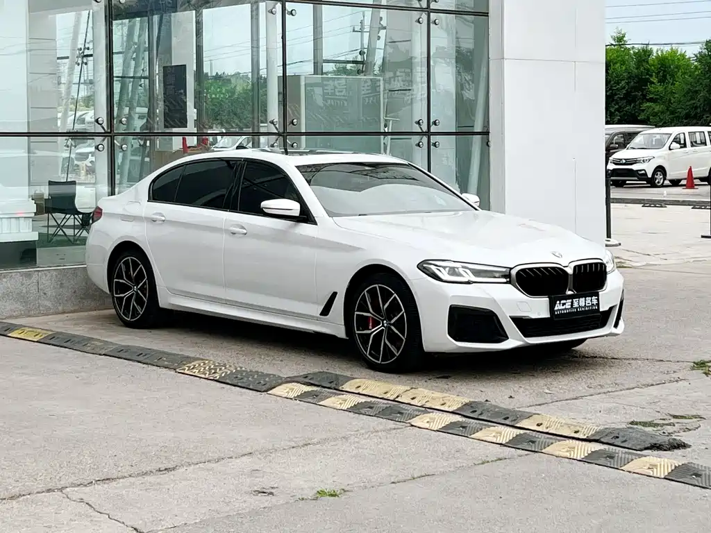 BMW 5 Series 2023