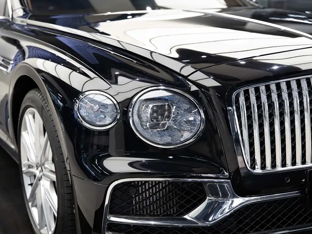 Bentley Flying Spur 2021 — фото 16
