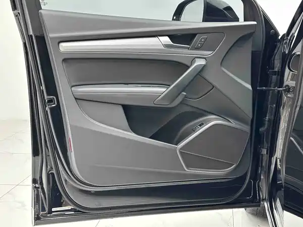 Audi Q5L 2021