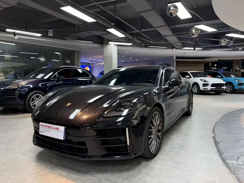 Porsche Panamera 2025