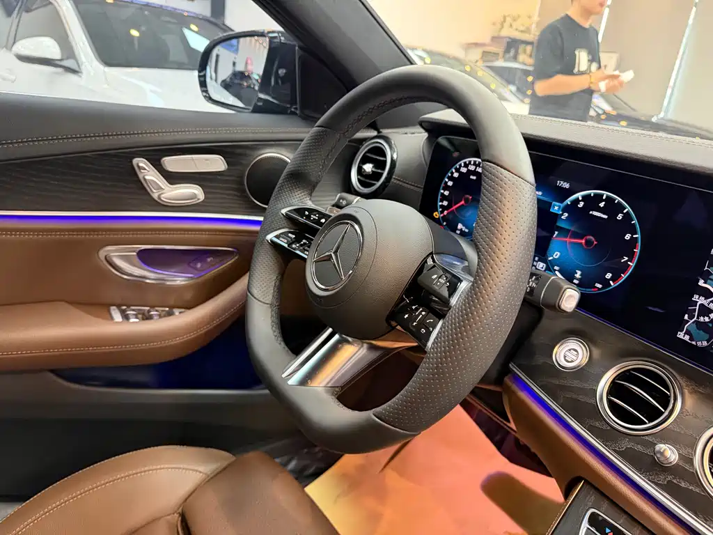 Mercedes-Benz E-Class 2021 — фото 22