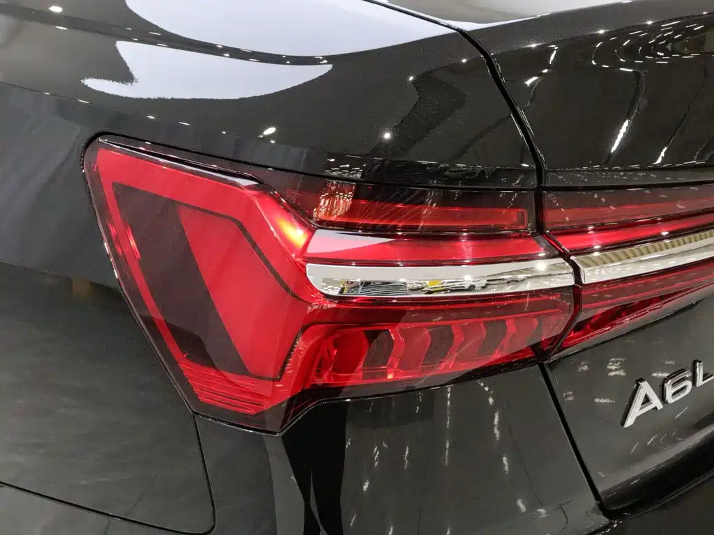 Audi A6L 2025 — фото 18