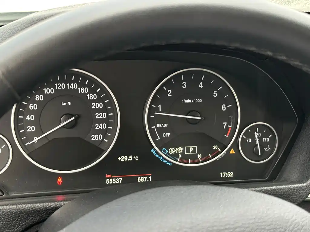 BMW 3 Series 2019 — фото 13