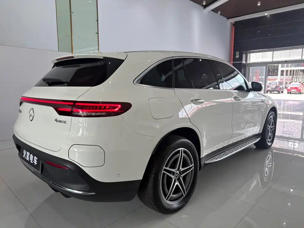 Mercedes-Benz EQC 2023 — фото 16