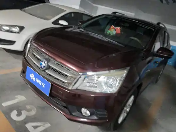 Venucia T70 2016