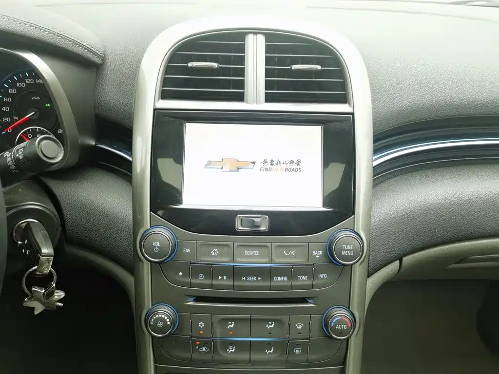 Chevrolet Malibu 2015 — фото 12