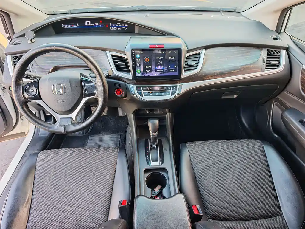 Honda Jade 2017 — фото 12