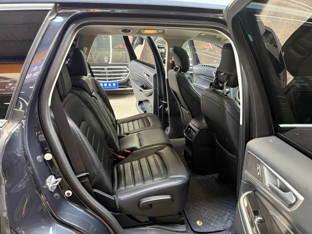 Ford Edge 2020 — фото 18