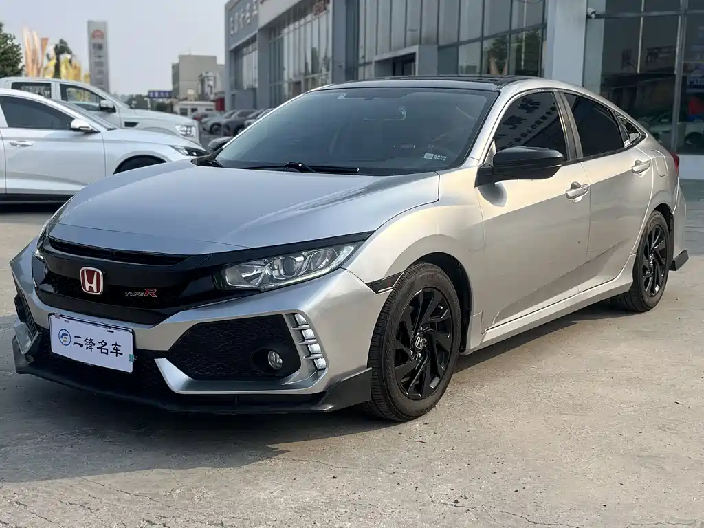 Honda Civic 2018 — фото 1
