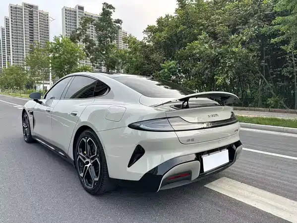 Xiaomi SU7 2024