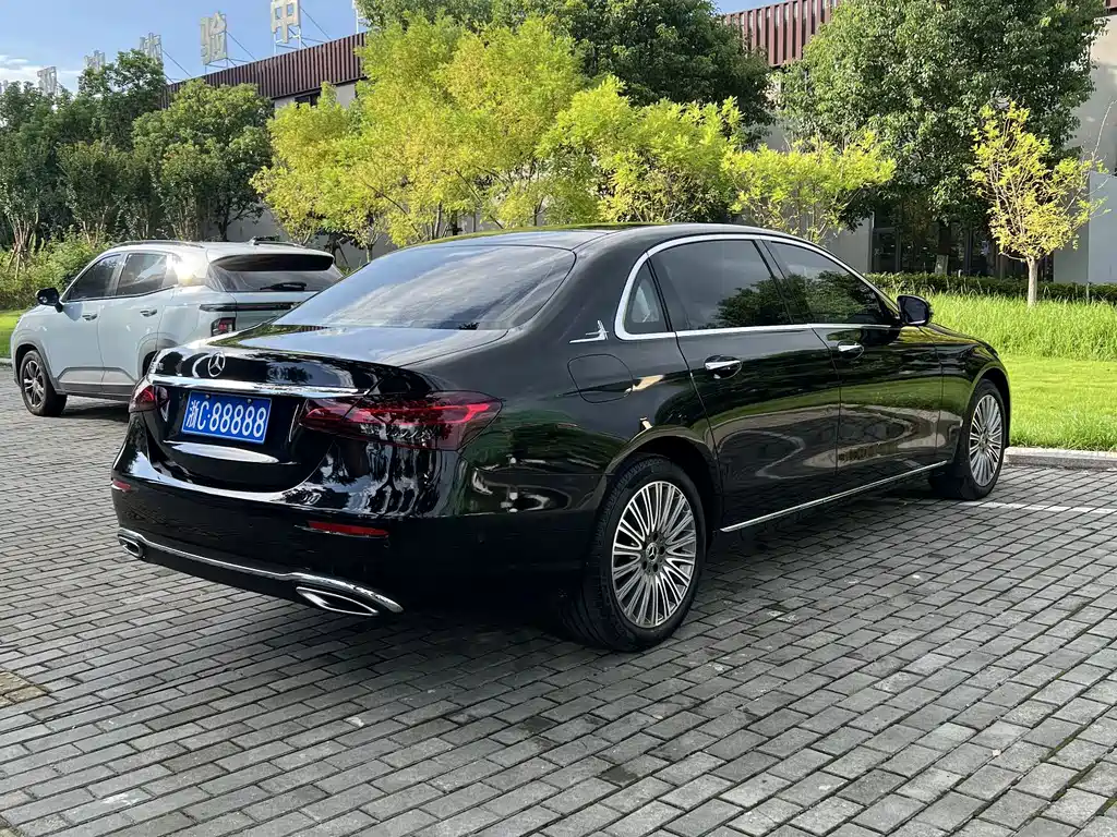 Mercedes-Benz E-Class 2023 — фото 9