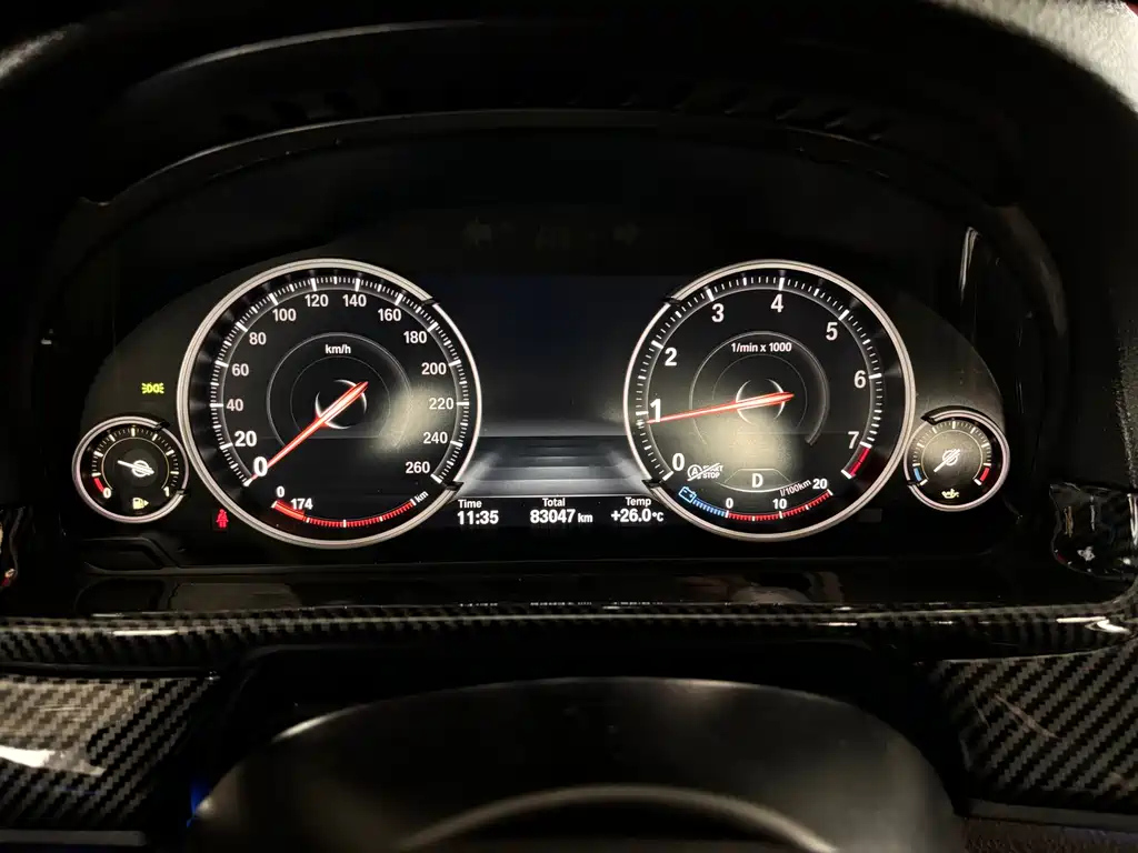 BMW 5 Series 2016 — фото 11