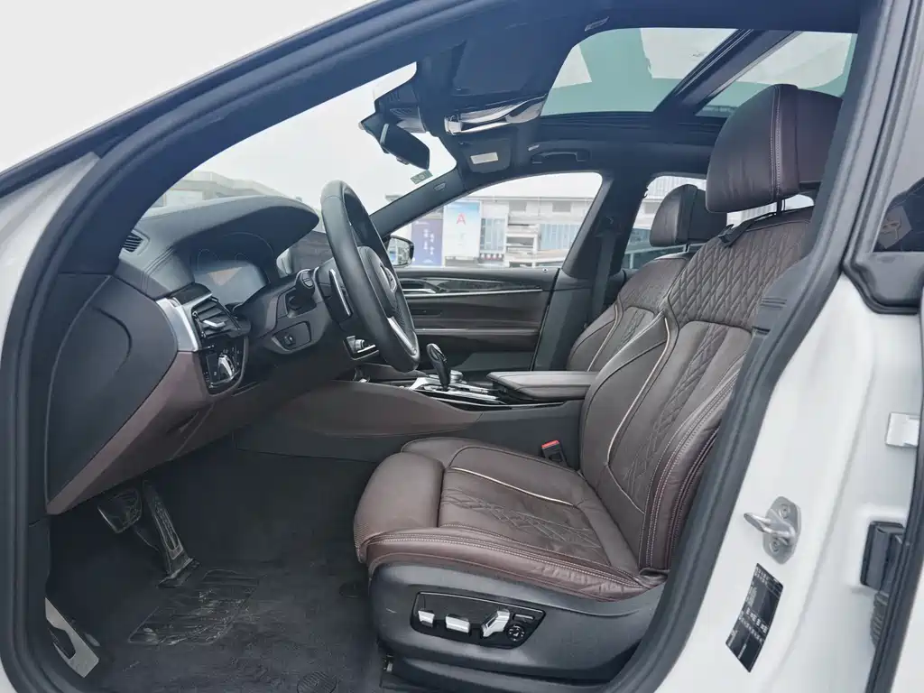 BMW 6 Series GT 2019 — фото 13