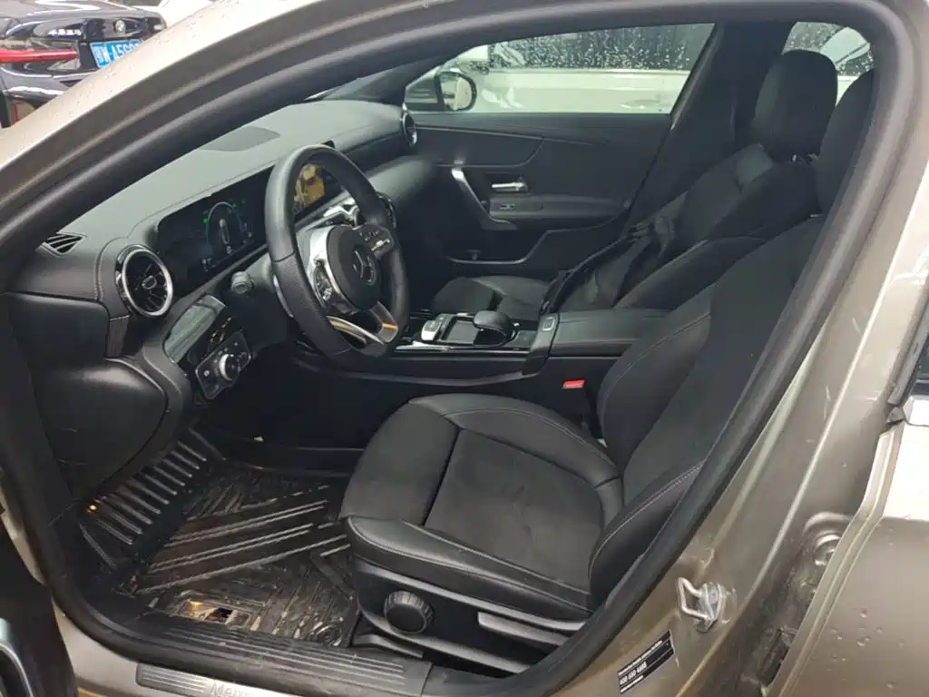 Mercedes-Benz A-Class 2019 — фото 15