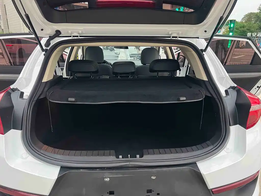 Geely Emgrand GS 2019 — фото 13