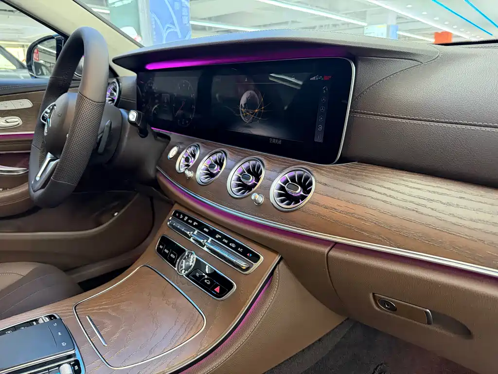 Mercedes-Benz E-Class 2020 — фото 12