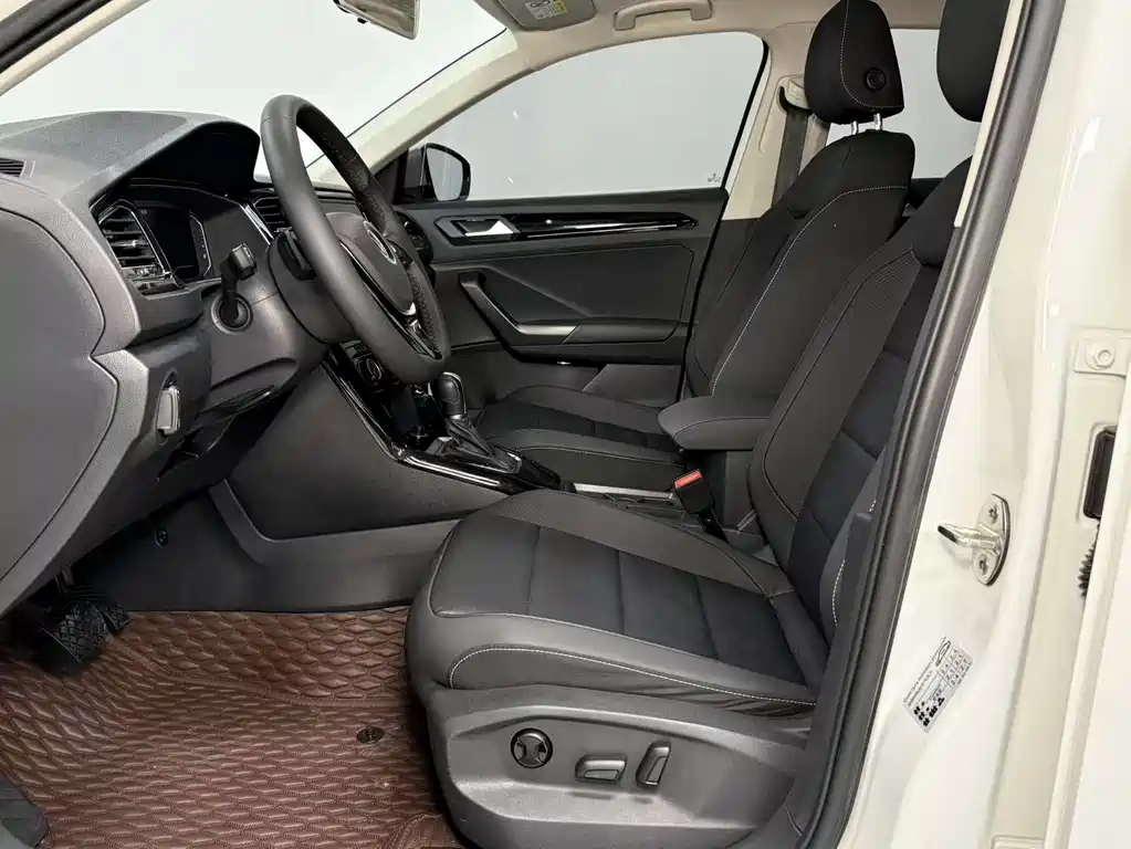 Volkswagen T-Roc 2022 — фото 16