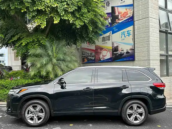 Toyota Highlander 2020