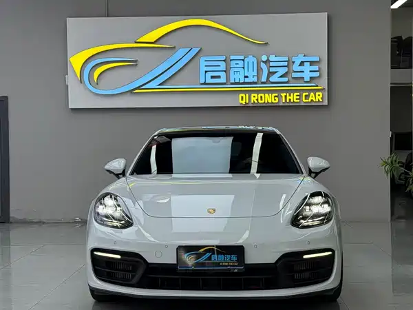 Porsche Panamera 2021