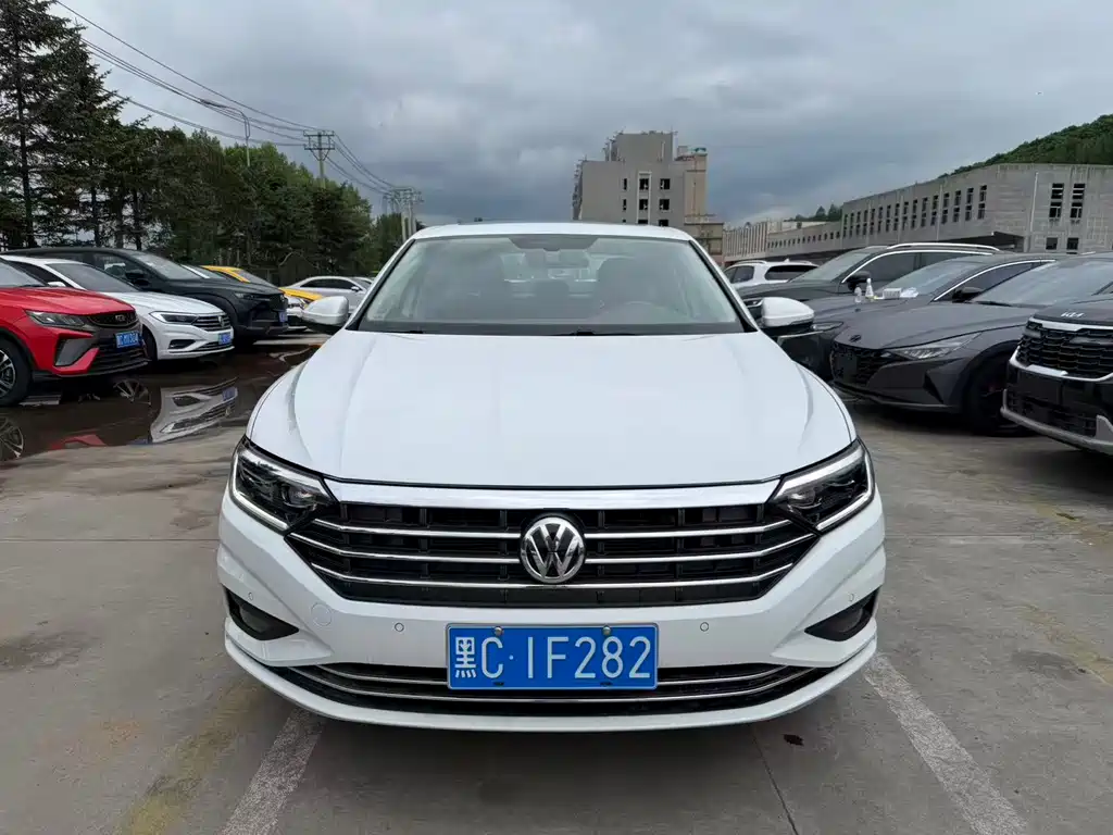 Volkswagen Sagitar 2022