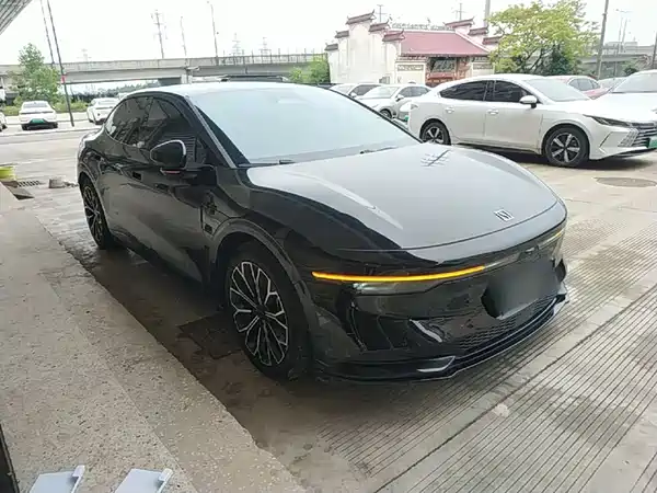 Zeekr 007 2024