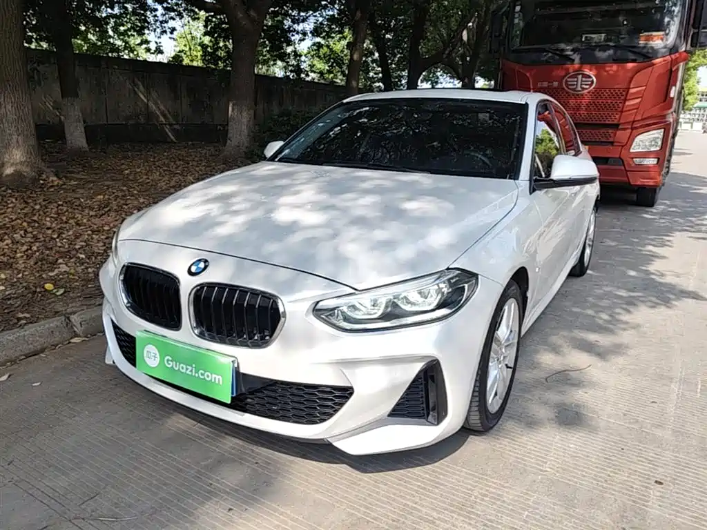 BMW 1 Series 2019 — фото 2