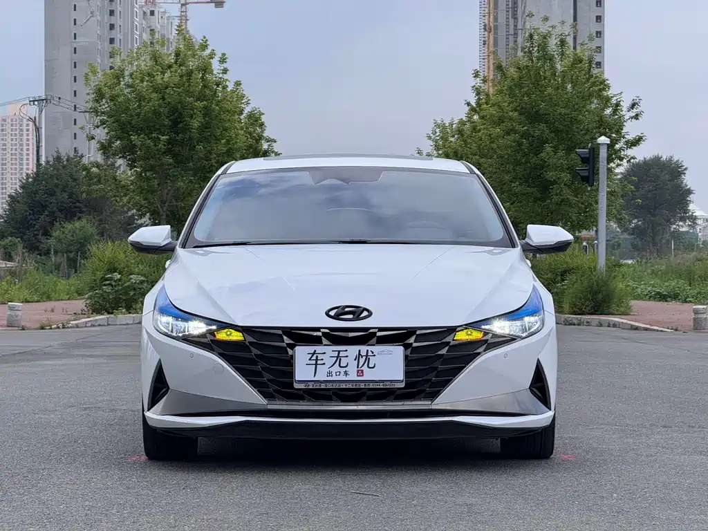 Hyundai Elantra 2023