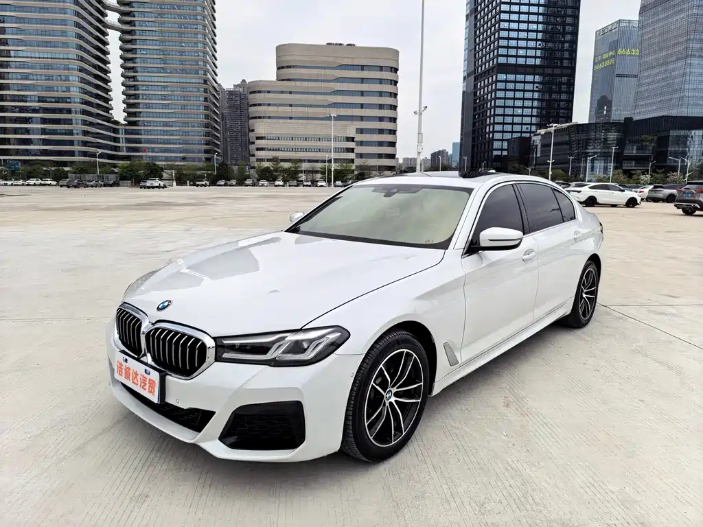 BMW 5 Series 2023 — фото 1