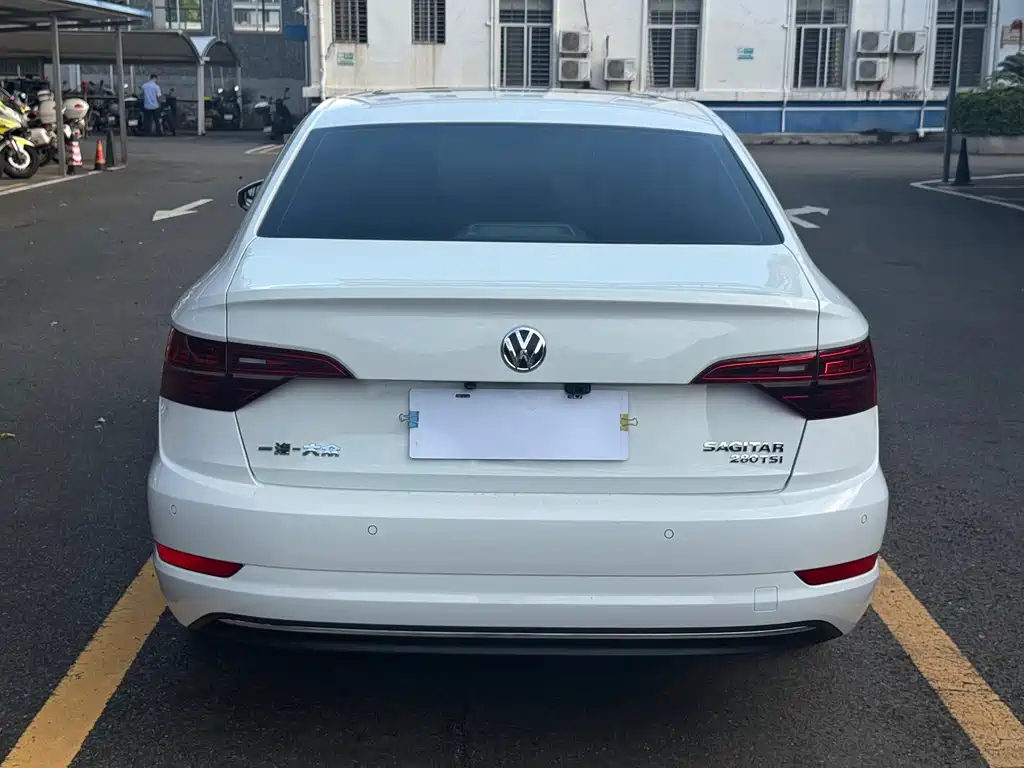 Volkswagen Sagitar 2020