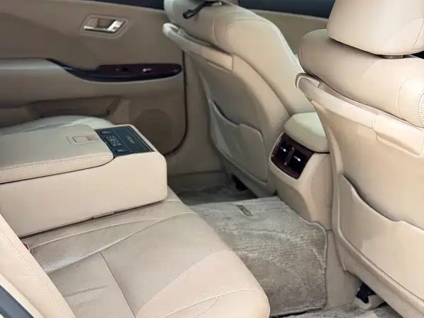 Toyota Crown 2010