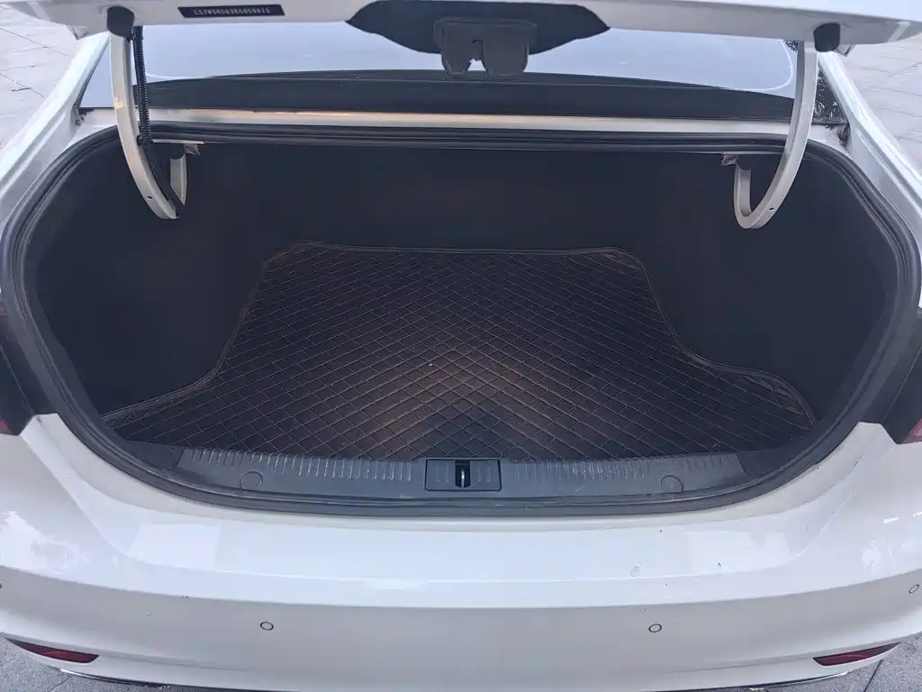 Roewe i6 Classic 2019 — фото 10