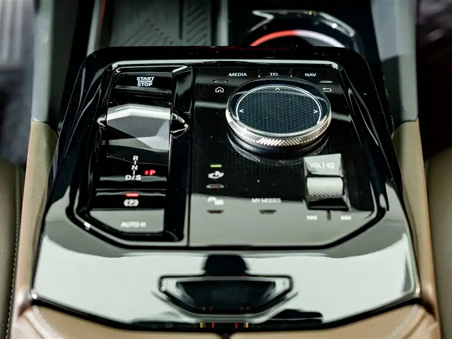 BMW 5 Series 2024 — фото 14