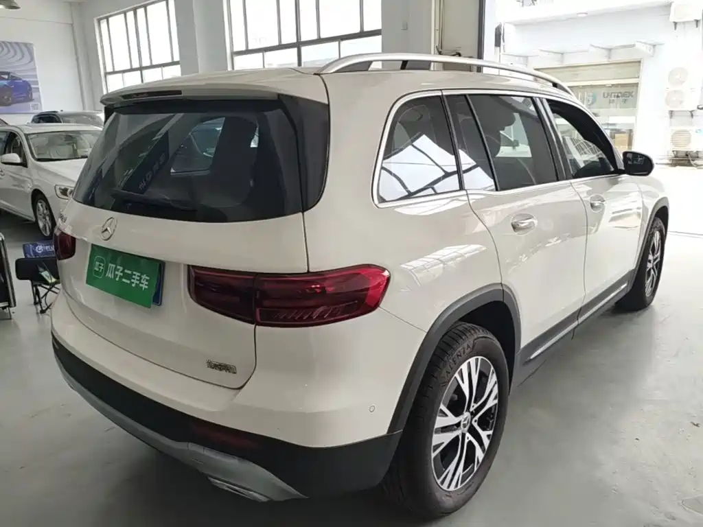 Mercedes-Benz GLB 2025