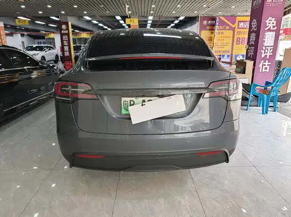 Tesla Model X 2023