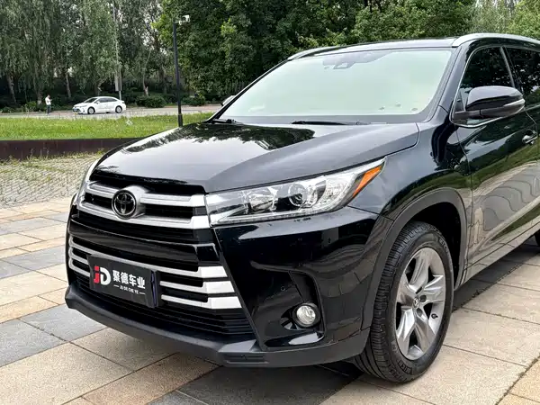 Toyota Highlander 2021
