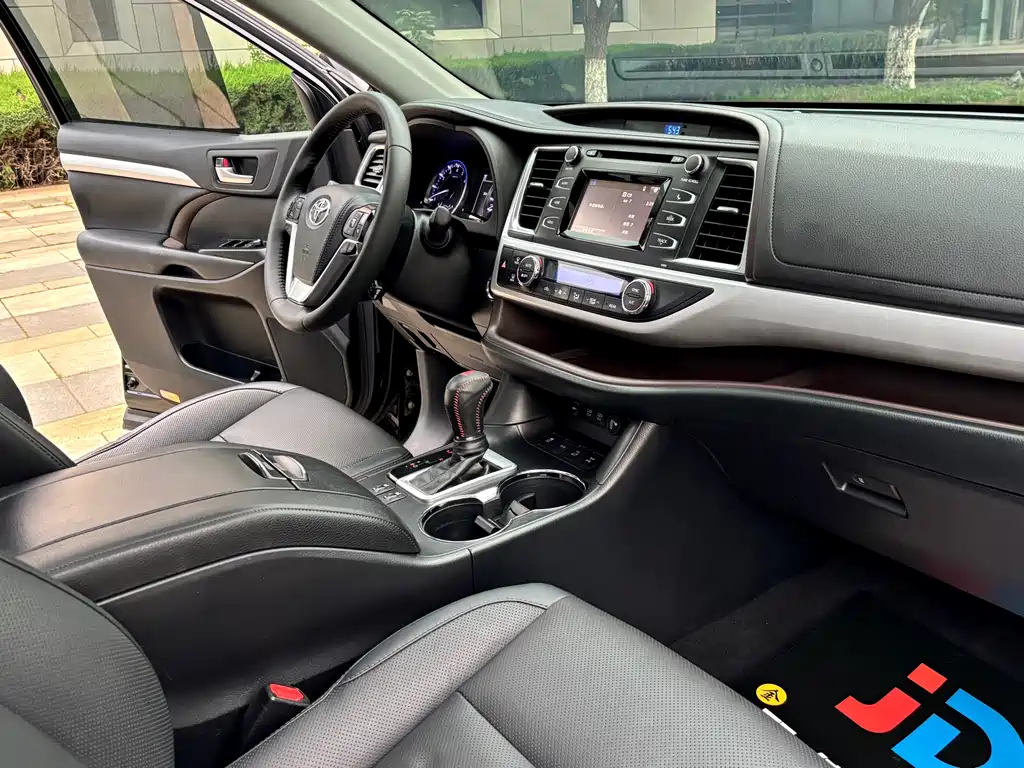 Toyota Highlander 2020 — фото 16