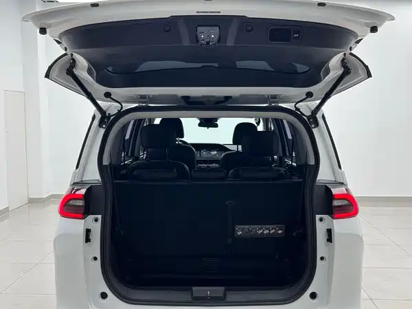 GAC Trumpchi M6 2022