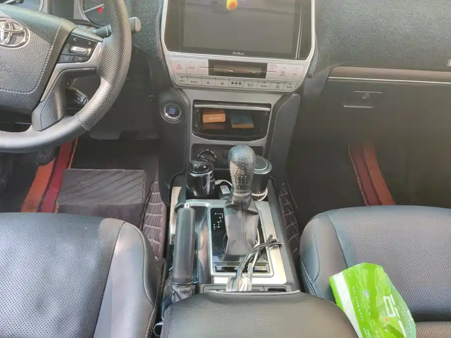 Toyota Prado 2019 — фото 16