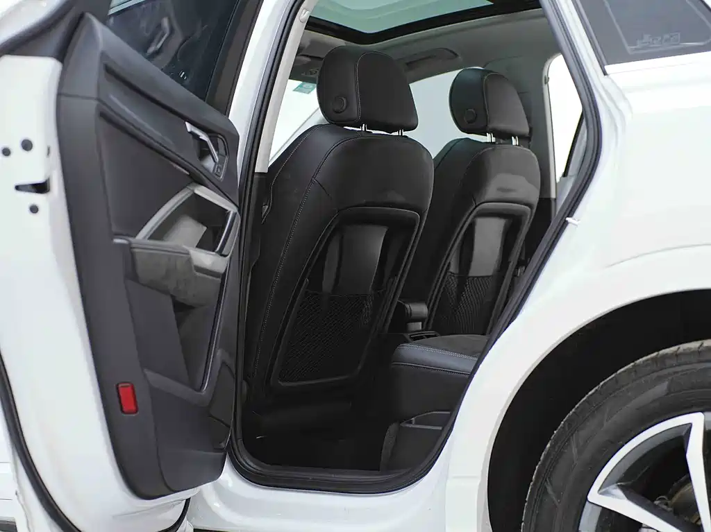 Audi Q3 2023 — фото 17