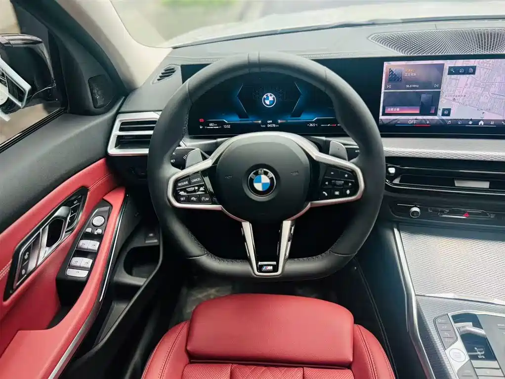 BMW 3 Series 2025 — фото 10
