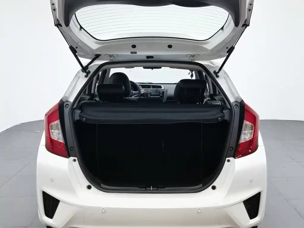 Honda Fit 2015 — фото 16