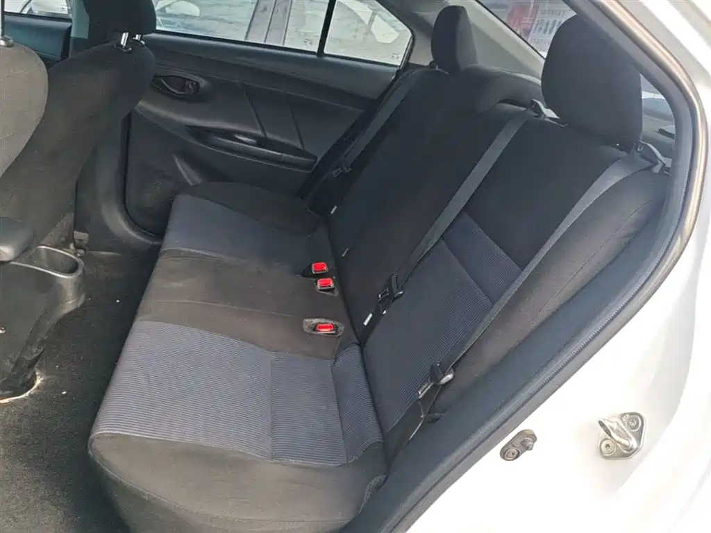 Toyota Yaris L 2018 — фото 17