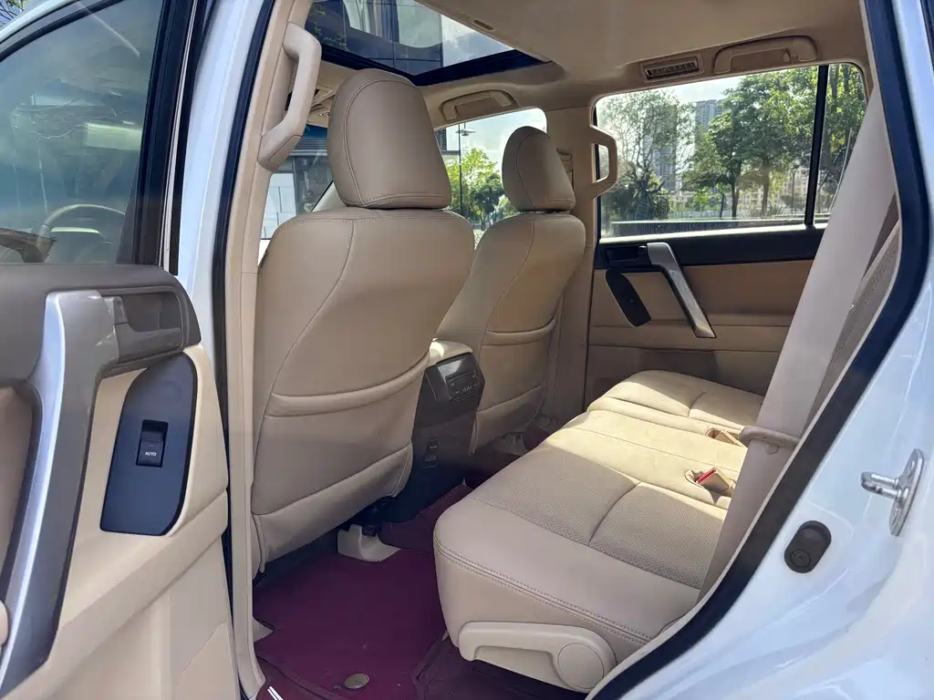 Toyota Prado 2016 — фото 10
